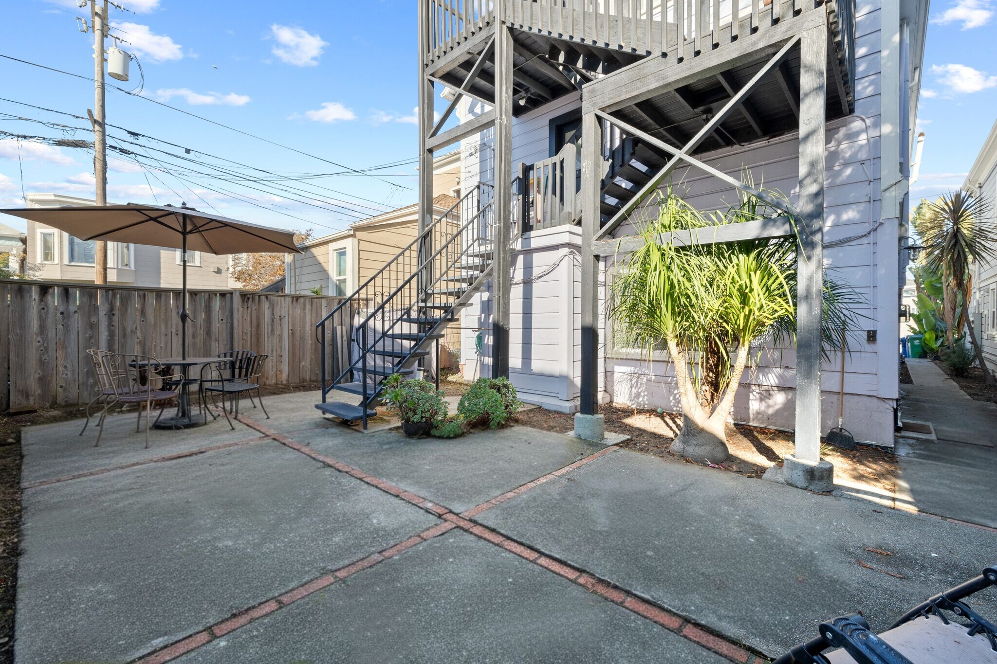 Building Photo - 1724 Lincoln Ave