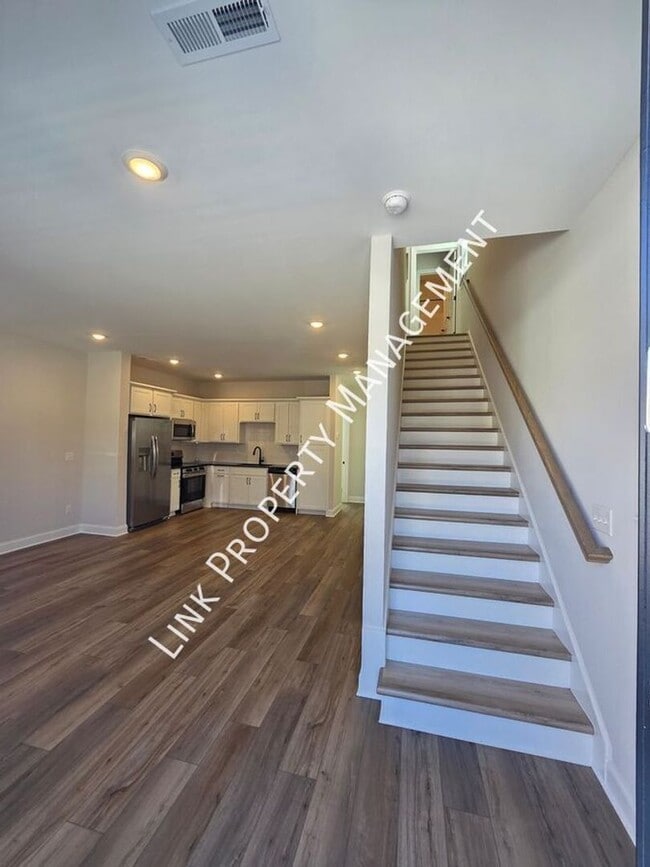 Building Photo - Brand New Townhome 3/3 Downtown near UTC a...