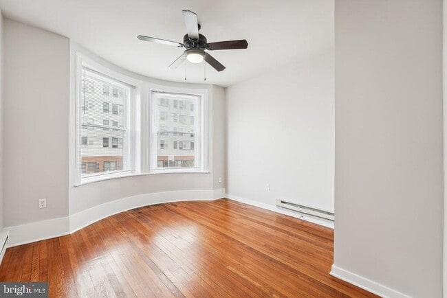 Building Photo - 4300 Chestnut St