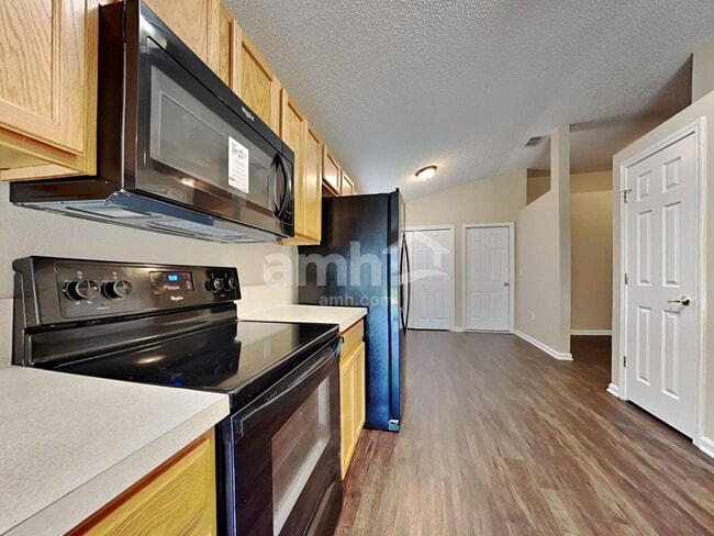 Building Photo - 9575 Stratham Ct