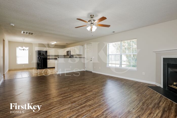 Building Photo - 1000 Golden Aspen Dr