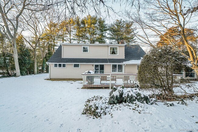 Building Photo - 6 Fairfields Ln