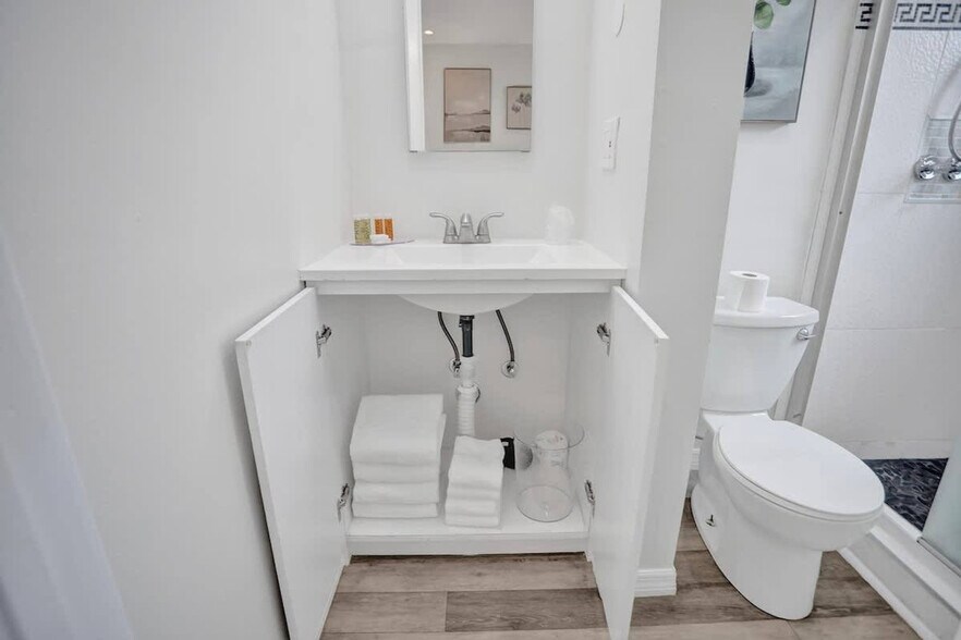 Building Photo - 37 Hendricks Isle