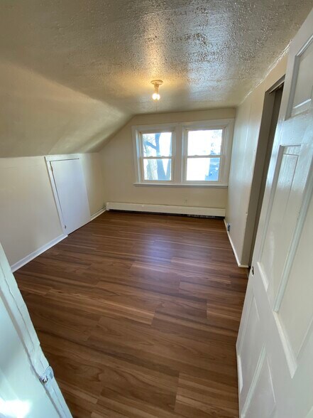 Building Photo - 5 Lynch St