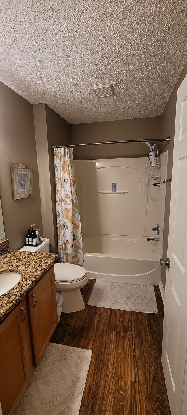 Building Photo - 1267 Mount Vernon Way