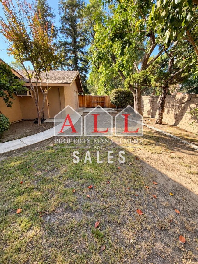 Building Photo - 8009 Dos Rios Way