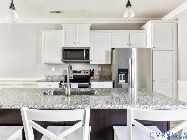 Building Photo - 7362 Pebble Lake Dr