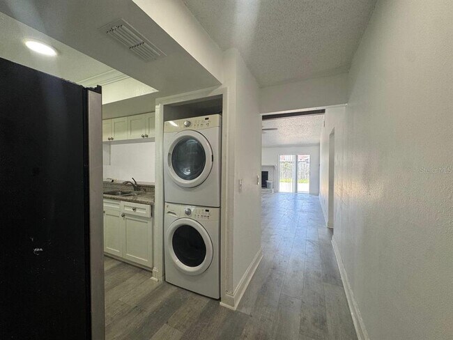 Building Photo - 5102 Lawnton Ct