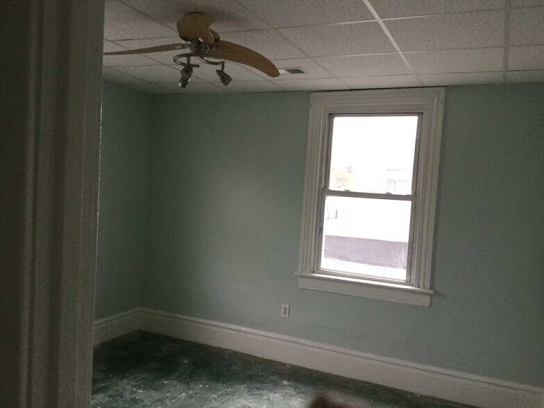 Building Photo - 277 Spruce St