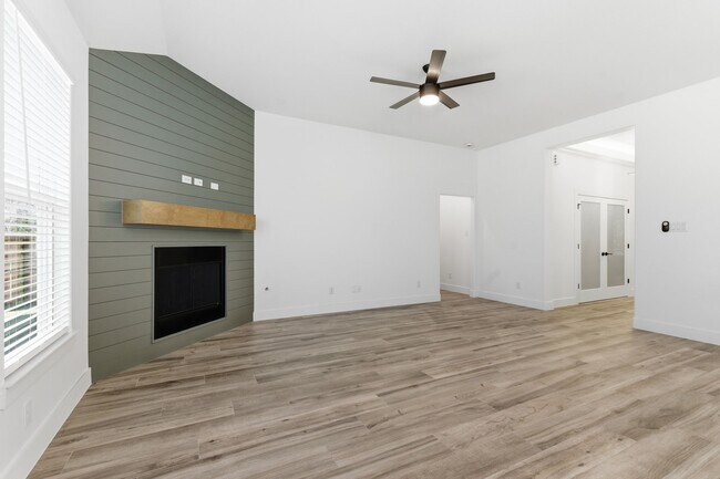 Building Photo - 5227 Sunshine Point