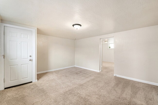 Building Photo - 715 14th St