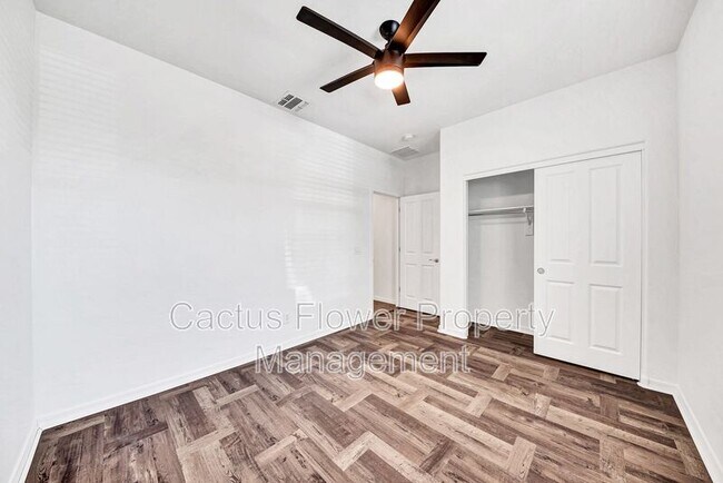 Building Photo - 9751 E Palladium Dr