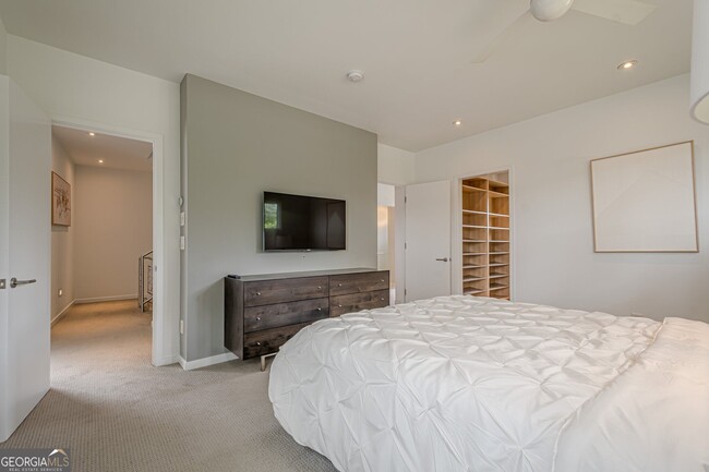 Building Photo - 2269 Briarwood Hills Dr NE