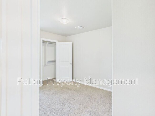 Building Photo - 4712 Hinson St