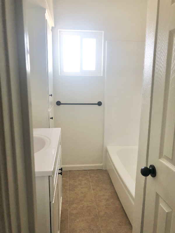 Building Photo - 4735 W Broadway