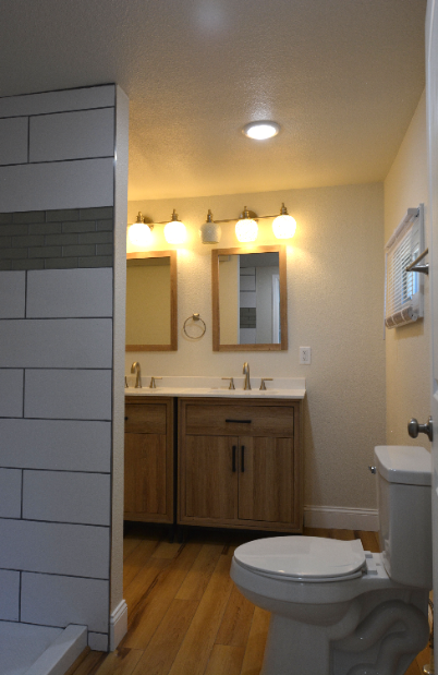Building Photo - Newly Remodeled Home!