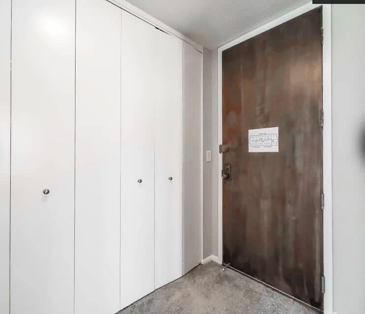 Building Photo - 1236 N Astor St