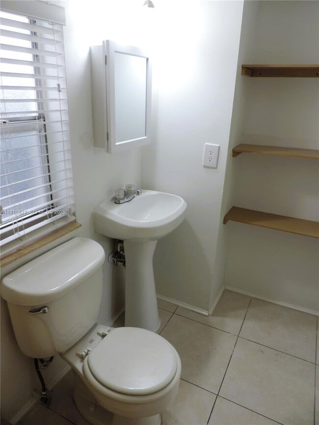 Building Photo - 3134 SW 25th Ter