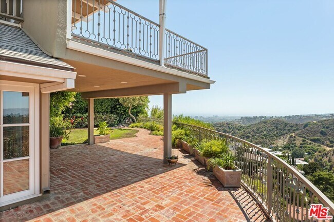 Building Photo - 2317 Kimridge Rd