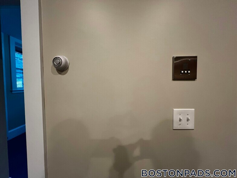 Building Photo - 36 High St