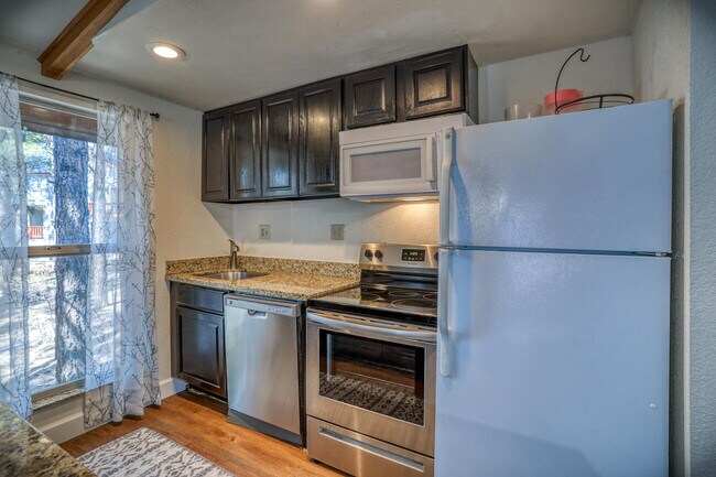 Building Photo - 26 N Debonaire Ct