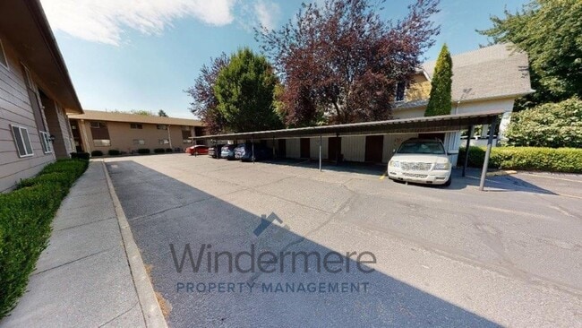Building Photo - 532 E Alder St