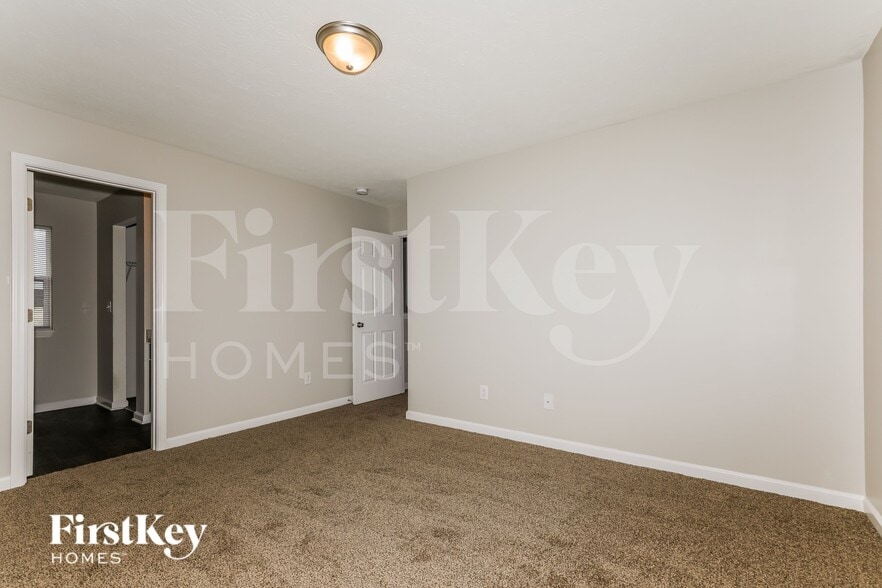 Building Photo - 8036 Fisher Bend Dr