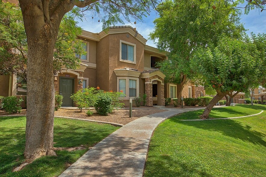 Building Photo - The Palms at Augusta Ranch