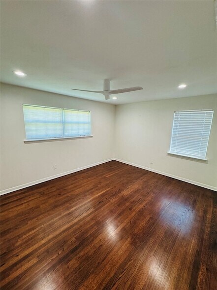 Building Photo - 8406 Foxwood Ln