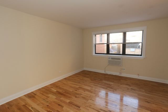 Building Photo - 1034 W George