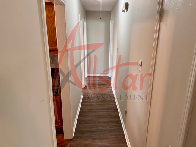 Building Photo - 1580 Gilford Cove E