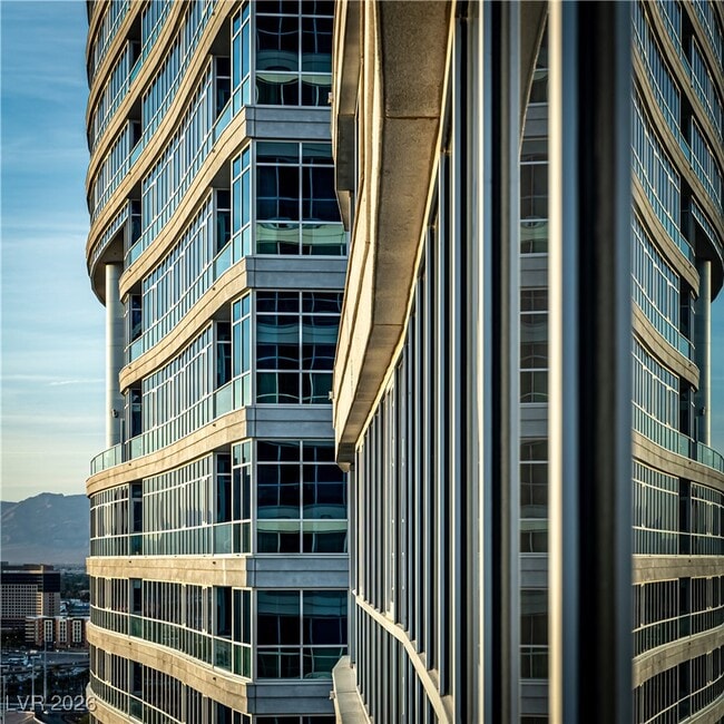 Building Photo - 4525 Dean Martin Dr