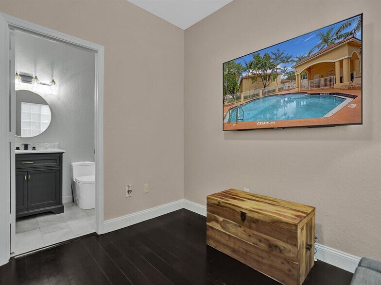 Building Photo - 7917 Tuscany Ct