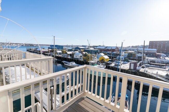 Building Photo - 606 Chandlers Wharf