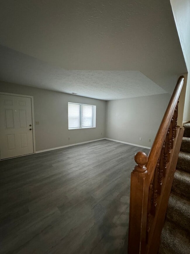 Building Photo - 6748 Fairway Ave