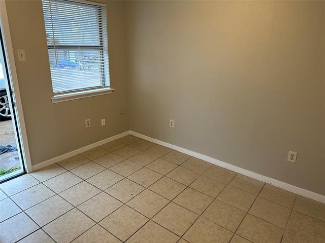 Building Photo - 210 W 4th St