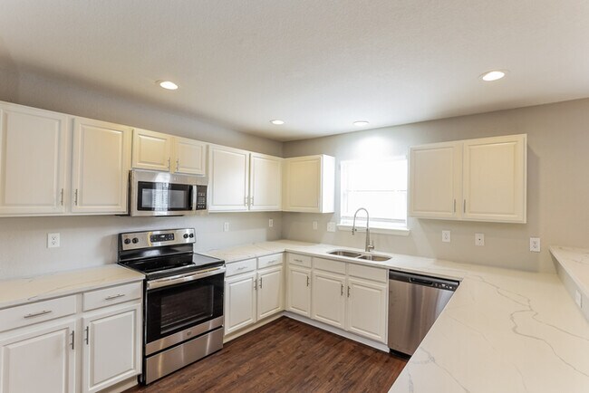 Building Photo - 5005 Whisper Cove