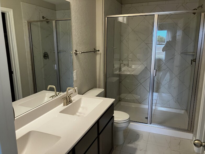 Building Photo - 104 Bass Ln