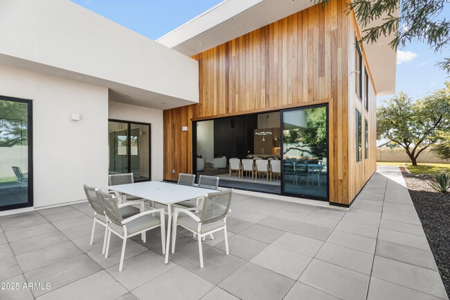 Building Photo - 5156 N 45th Pl