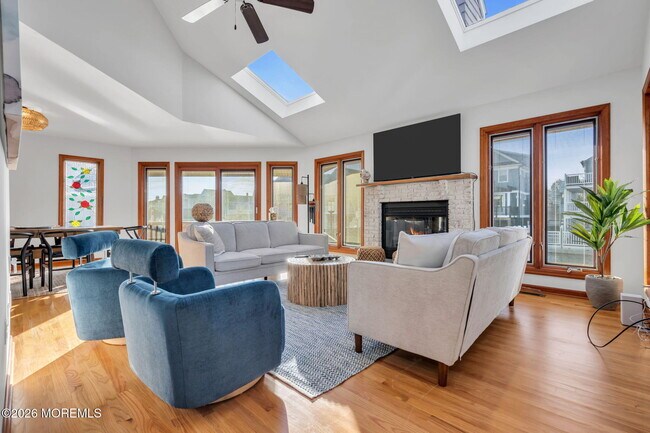 Building Photo - 475 Long Ave