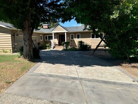 Building Photo - 1775 Kilkenny Rd