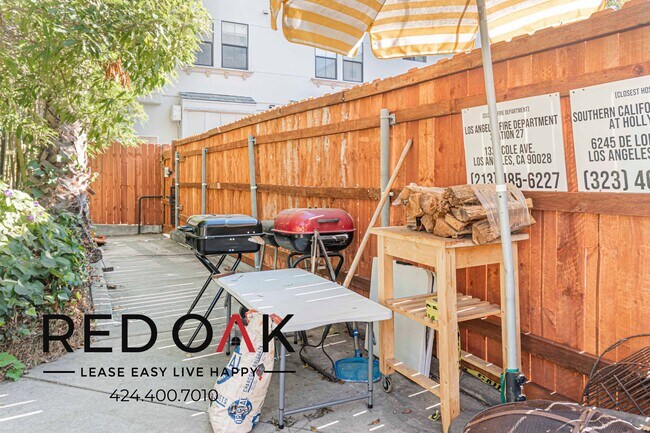 Building Photo - 570 N Rossmore Ave