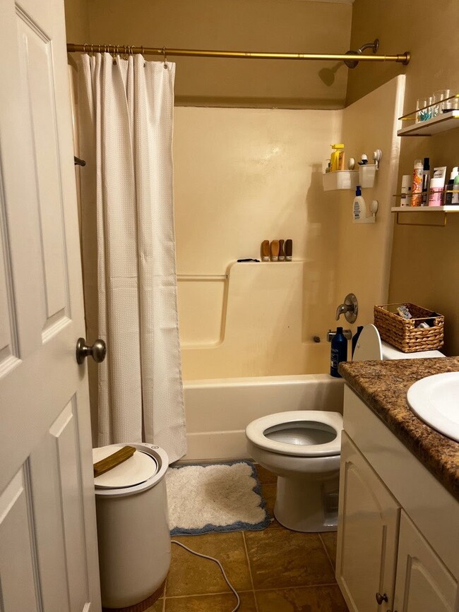 Building Photo - 216 Bruiser Cir