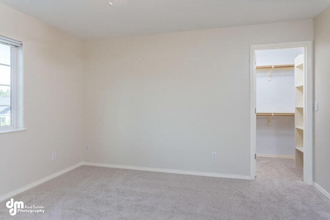 Building Photo - 2041 Tributary Cir