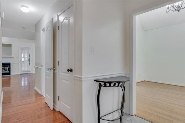 Building Photo - MOVE IN READY