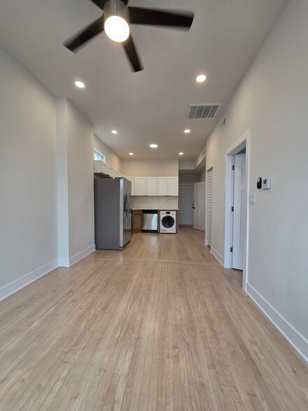 Building Photo - 2145 W 18th Pl