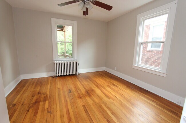 Building Photo - 3556 Beechwood Blvd