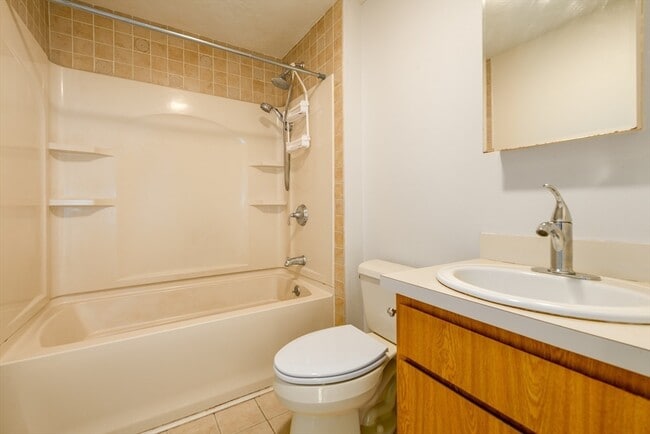 Building Photo - 126 Willard St