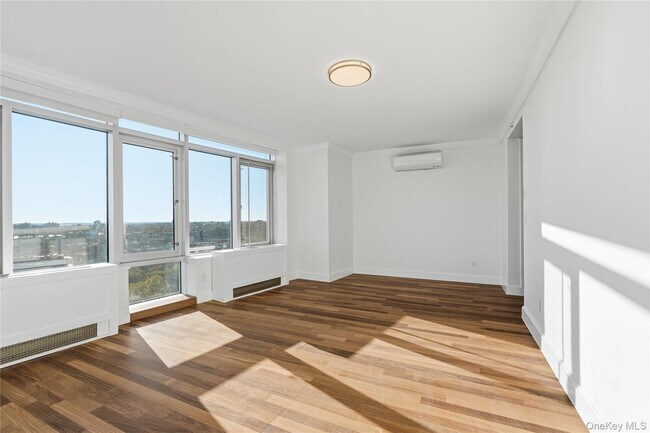 Building Photo - 3220 Arlington Ave