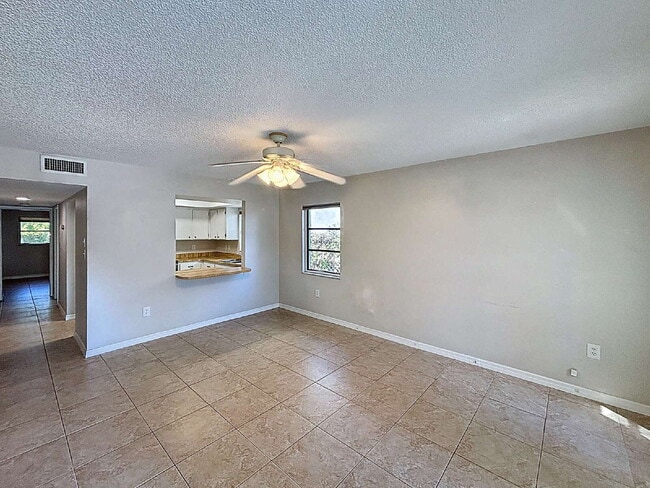 Building Photo - 10597 101st Ave